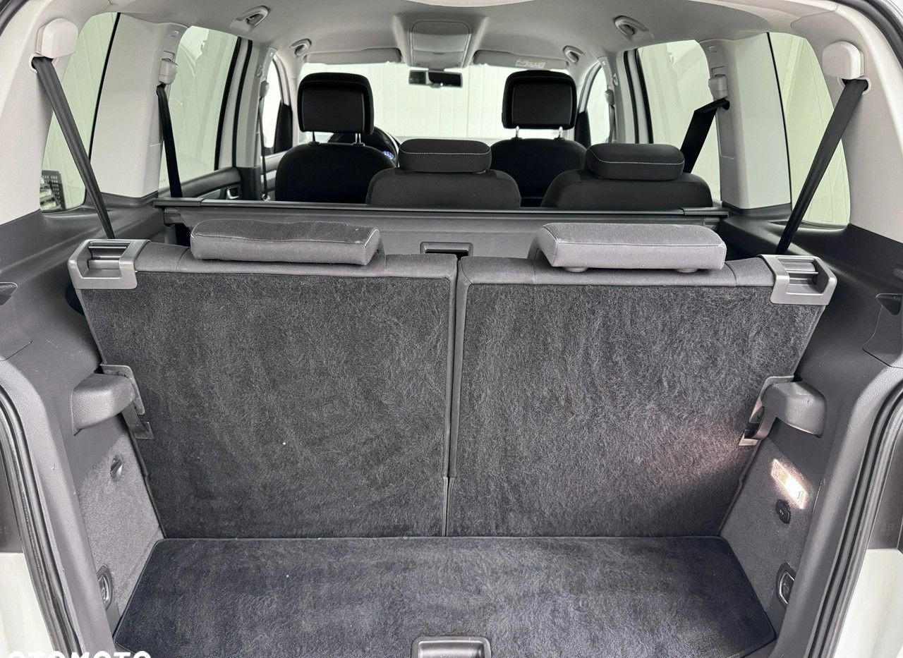 Volkswagen Touran cena 42900 przebieg: 193000, rok produkcji 2015 z Zwierzyniec małe 562